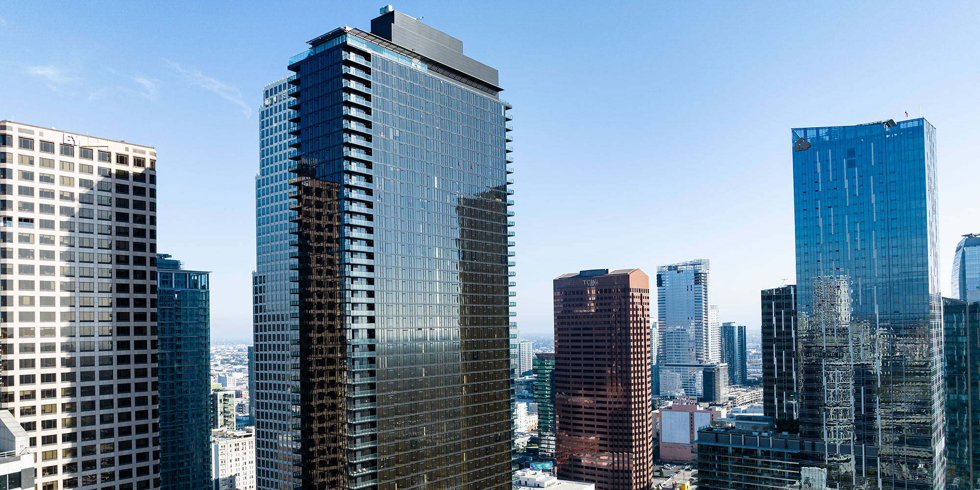 960 W 7th Street window glazing project by Azurelite