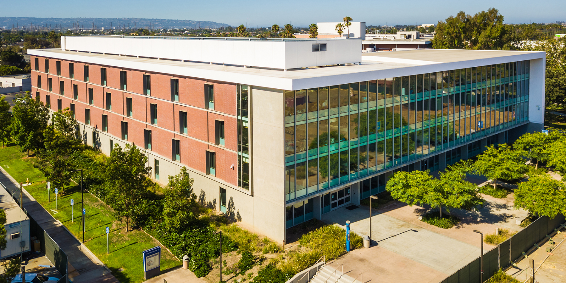 El Camino College in Los Angeles South Bay, glazing project by Azurelite